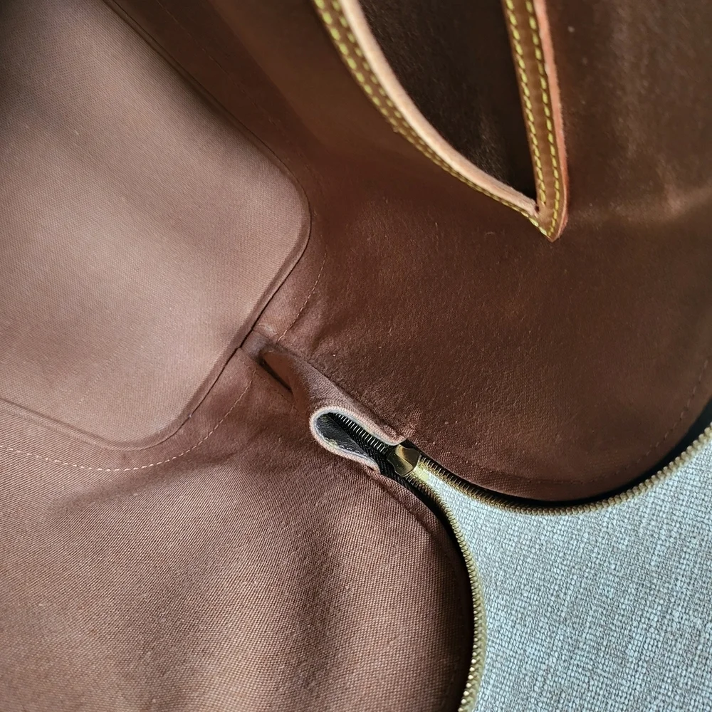 Authentic Louis Vuitton Monogram Alma PM Hand Bag..